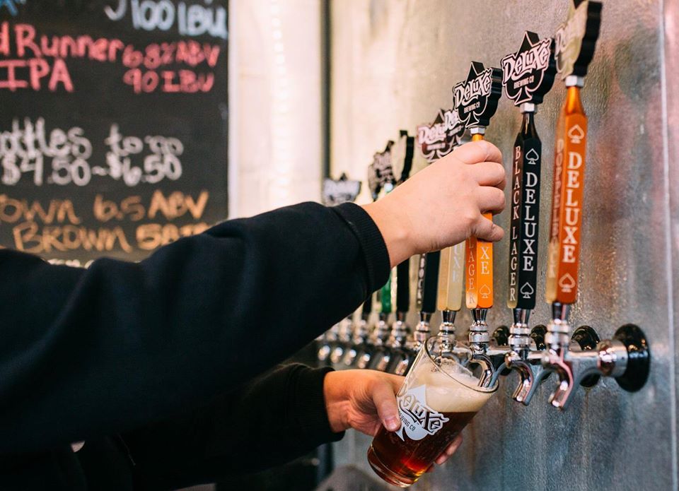 Deluxe Brewery – taps