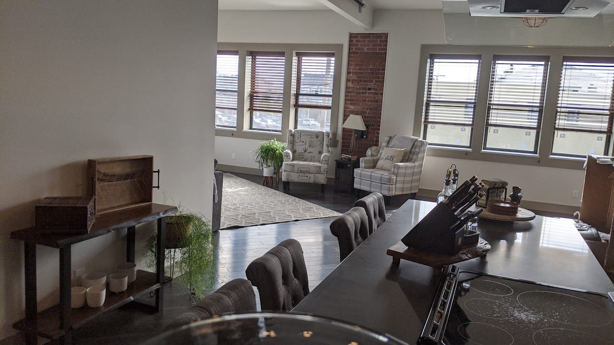 B-Still Loft – kitchen to livingroom