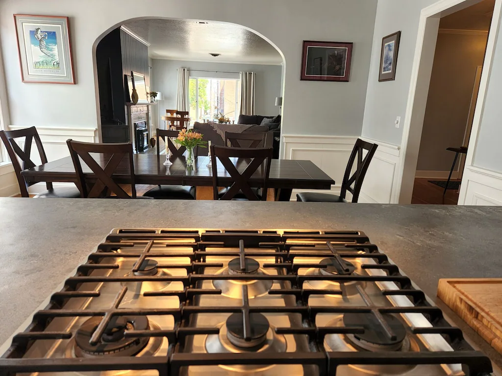 124 Ferry St SW – Kitchen view to living room 1 – 11-22-2022