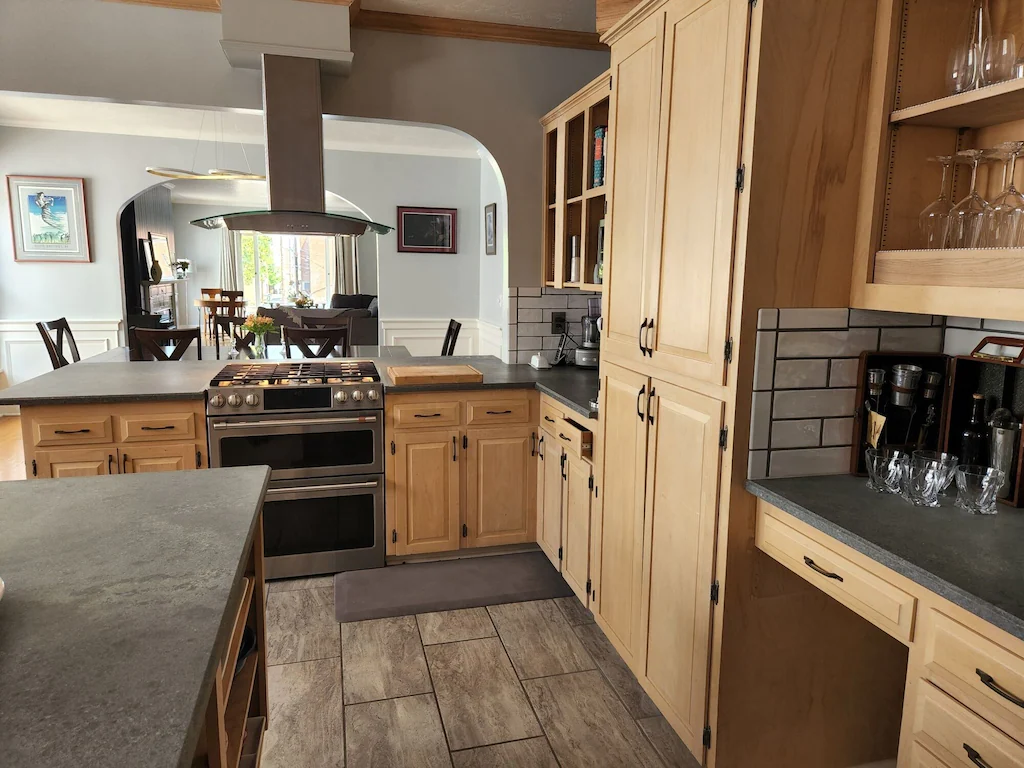 124 Ferry St SW – Kitchen view to living room 2 – 11-22-2022
