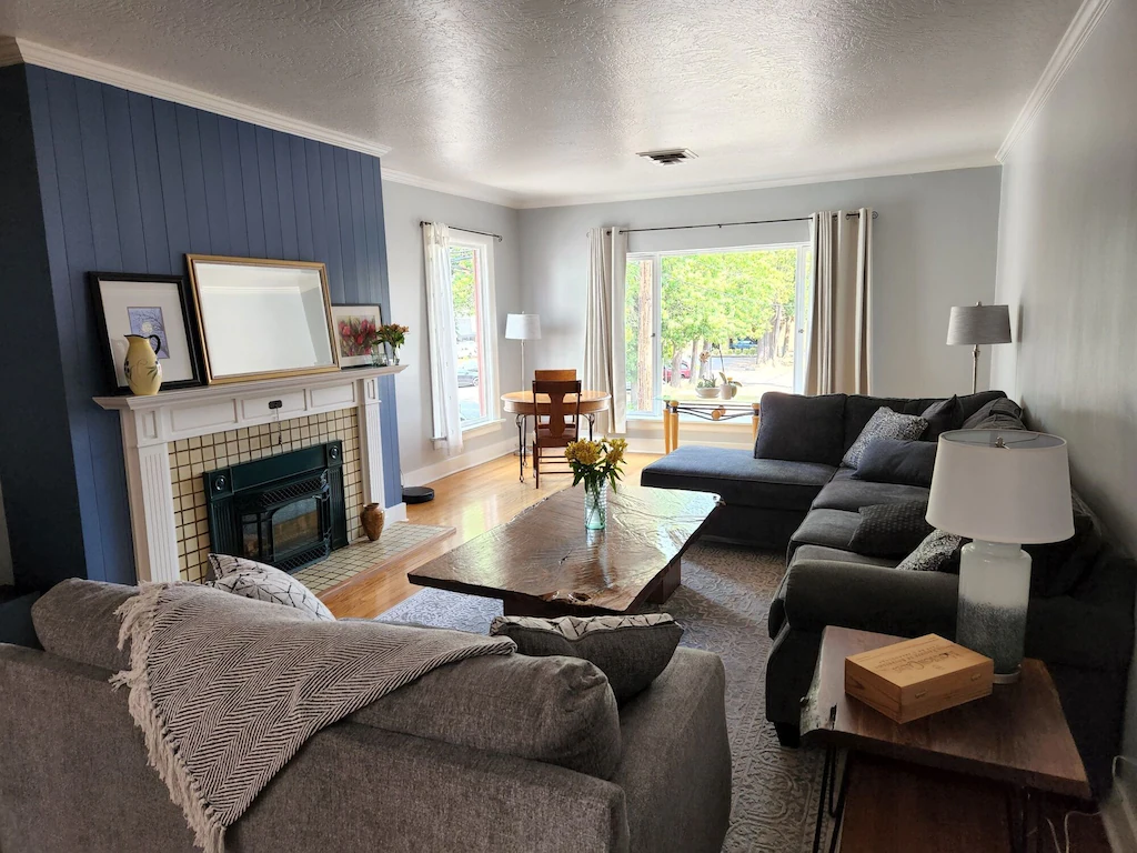 124 Ferry St SW – Living Room 1 – 11-22-2022