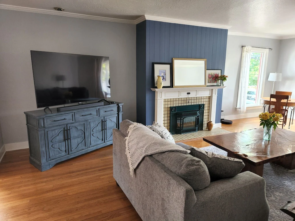 124 Ferry St SW – Living Room 2 – 11-22-2022