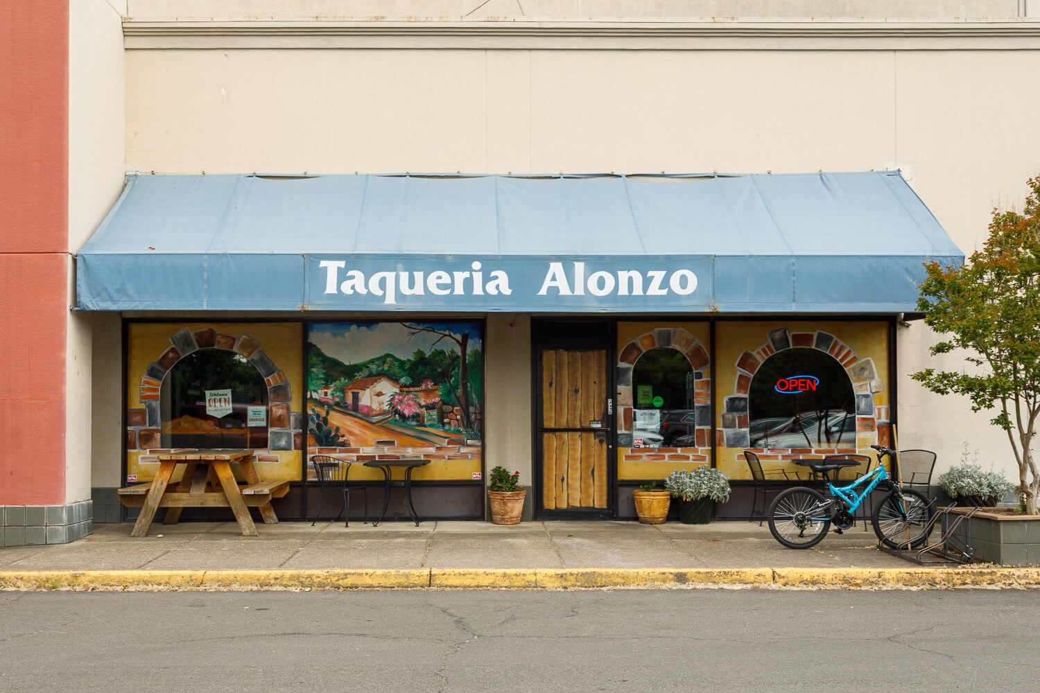 ADA_Two_Rivers_Mall_Taqueria_Alonzo1
