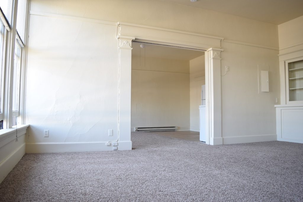 KP13-living-room-in-to-bed-area