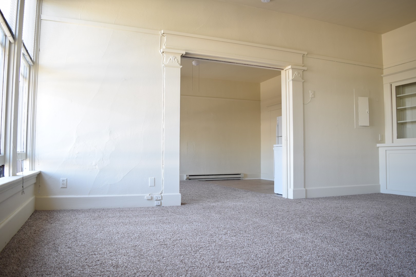 KP13-living-room-in-to-bed-area